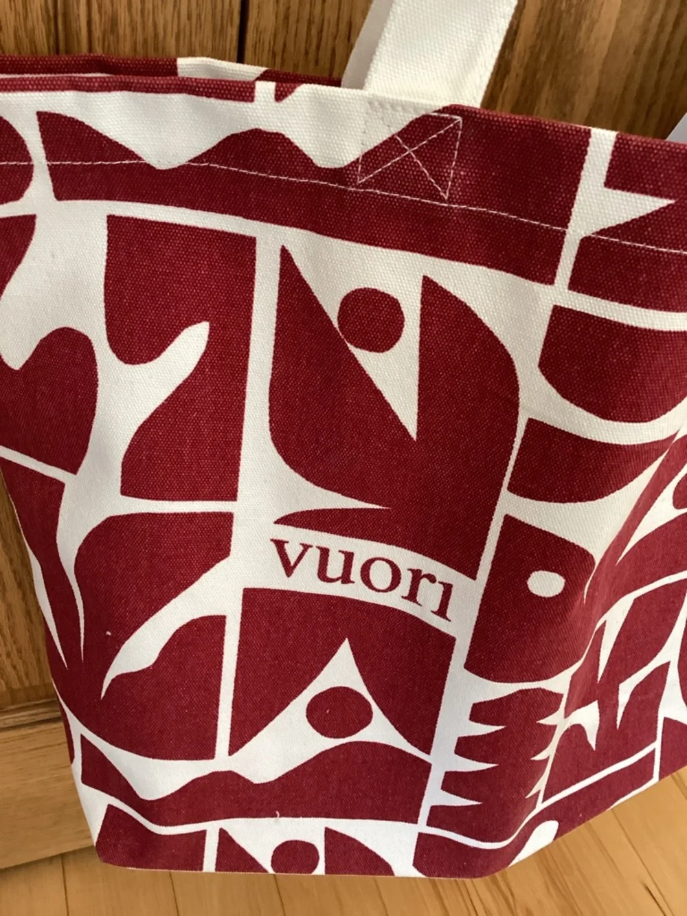 VUORI Limited Edition Holiday 2025 strawberry canvas Tote ❗️NEW❗️